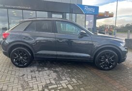 Volkswagen T-Roc BLACK EDITION 1.0 TSI 6