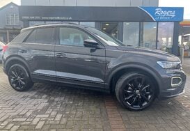 Volkswagen T-Roc BLACK EDITION 1.0 TSI 1
