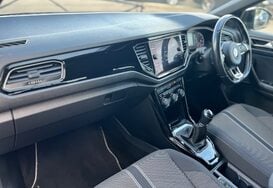 Volkswagen T-Roc BLACK EDITION 1.0 TSI 26