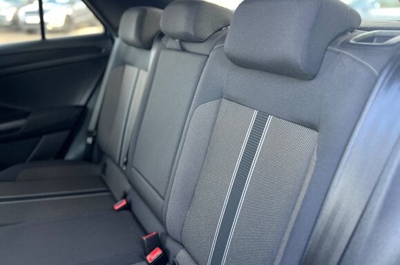 Volkswagen T-Roc BLACK EDITION 1.0 TSI 29