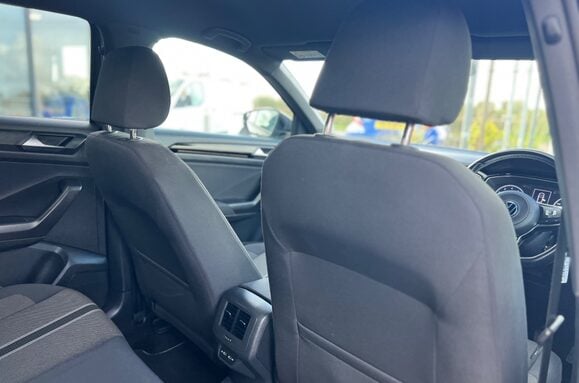 Volkswagen T-Roc BLACK EDITION 1.0 TSI 19