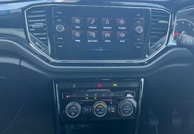Volkswagen T-Roc BLACK EDITION 1.0 TSI 33