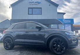 Volkswagen T-Roc BLACK EDITION 1.0 TSI 2