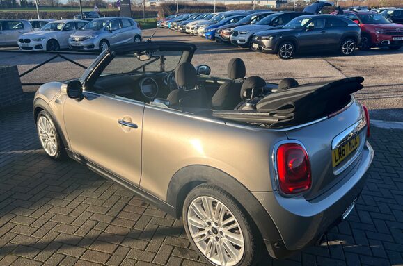 Mini Convertible COOPER AUTO HUGE SPEC 19