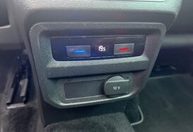 Volkswagen Tiguan R LINE 2.0 TDI BMT 4MOTION DSG AUTO 45