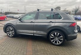Volkswagen Tiguan R LINE 2.0 TDI BMT 4MOTION DSG AUTO 18