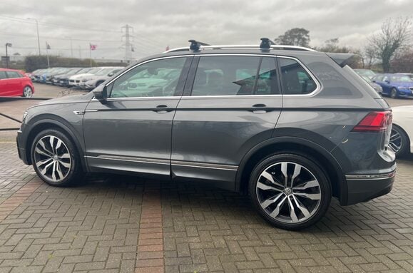 Volkswagen Tiguan R LINE 2.0 TDI BMT 4MOTION DSG AUTO 18