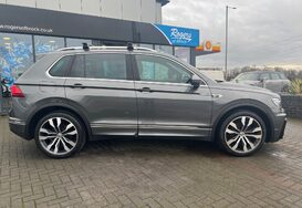 Volkswagen Tiguan R LINE 2.0 TDI BMT 4MOTION DSG AUTO 12