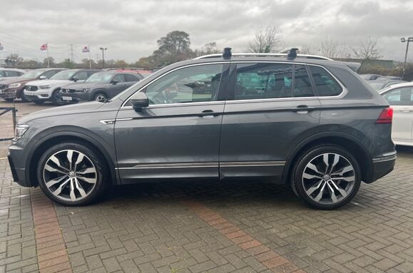 Volkswagen Tiguan R LINE 2.0 TDI BMT 4MOTION DSG AUTO 17