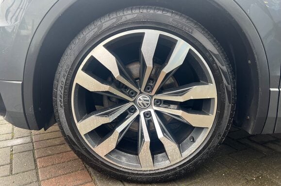 Volkswagen Tiguan R LINE 2.0 TDI BMT 4MOTION DSG AUTO 20