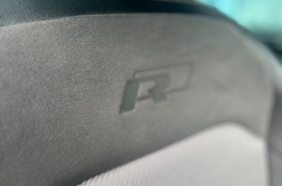 Volkswagen Tiguan R LINE 2.0 TDI BMT 4MOTION DSG AUTO 23