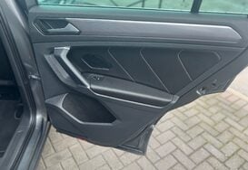 Volkswagen Tiguan R LINE 2.0 TDI BMT 4MOTION DSG AUTO 37