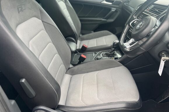 Volkswagen Tiguan R LINE 2.0 TDI BMT 4MOTION DSG AUTO 25