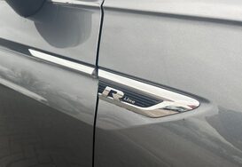 Volkswagen Tiguan R LINE 2.0 TDI BMT 4MOTION DSG AUTO 7