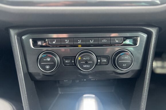 Volkswagen Tiguan R LINE 2.0 TDI BMT 4MOTION DSG AUTO 49