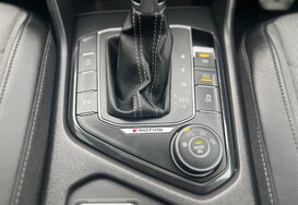 Volkswagen Tiguan R LINE 2.0 TDI BMT 4MOTION DSG AUTO 47