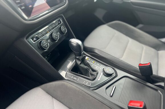 Volkswagen Tiguan R LINE 2.0 TDI BMT 4MOTION DSG AUTO 39