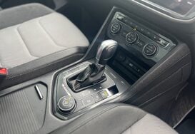 Volkswagen Tiguan R LINE 2.0 TDI BMT 4MOTION DSG AUTO 26