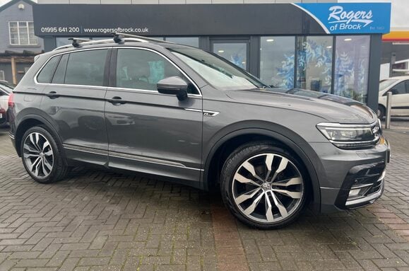 Volkswagen Tiguan R LINE 2.0 TDI BMT 4MOTION DSG AUTO 1