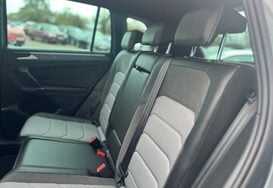 Volkswagen Tiguan R LINE 2.0 TDI BMT 4MOTION DSG AUTO 41