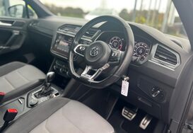 Volkswagen Tiguan R LINE 2.0 TDI BMT 4MOTION DSG AUTO 28