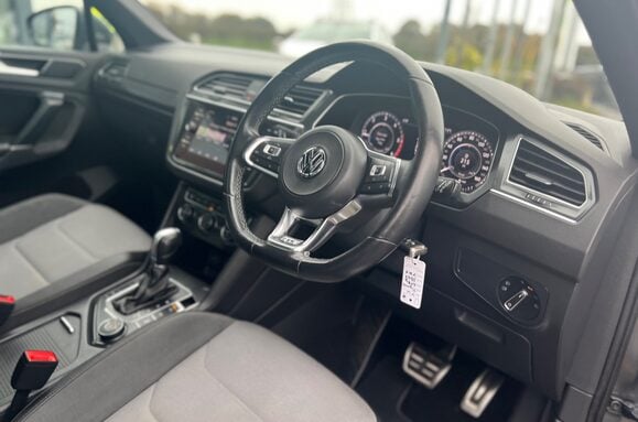 Volkswagen Tiguan R LINE 2.0 TDI BMT 4MOTION DSG AUTO 28