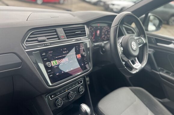 Volkswagen Tiguan R LINE 2.0 TDI BMT 4MOTION DSG AUTO 40