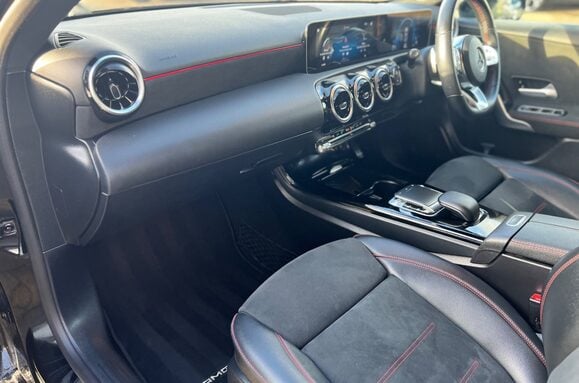 Mercedes-Benz A Class A 180 D AMG LINE EXECUTIVE AUTO 29