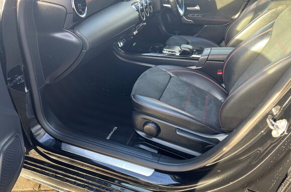 Mercedes-Benz A Class A 180 D AMG LINE EXECUTIVE AUTO 32