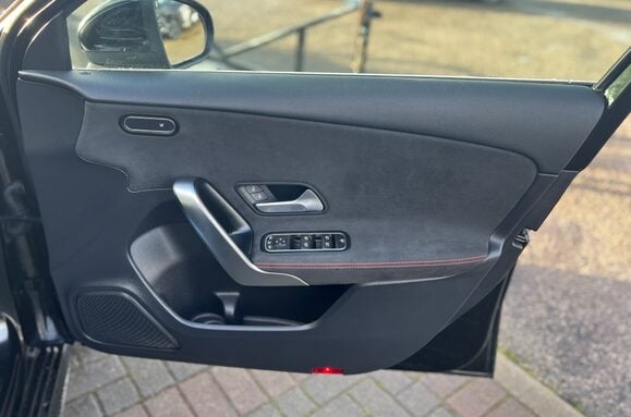 Mercedes-Benz A Class A 180 D AMG LINE EXECUTIVE AUTO 25