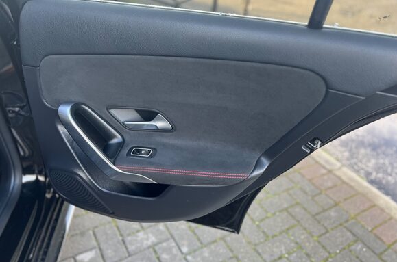 Mercedes-Benz A Class A 180 D AMG LINE EXECUTIVE AUTO 31