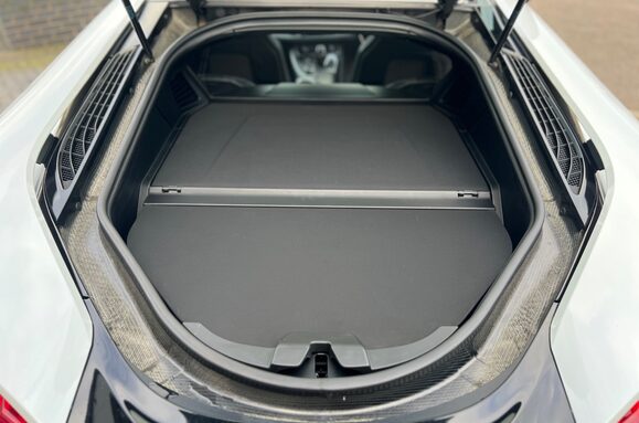 BMW I8 BMW i8 1.5 7.1kWh Auto 4WD Euro 6 Petrol Hybrid 47