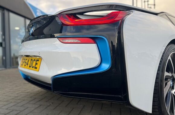 BMW I8 BMW i8 1.5 7.1kWh Auto 4WD Euro 6 Petrol Hybrid 16