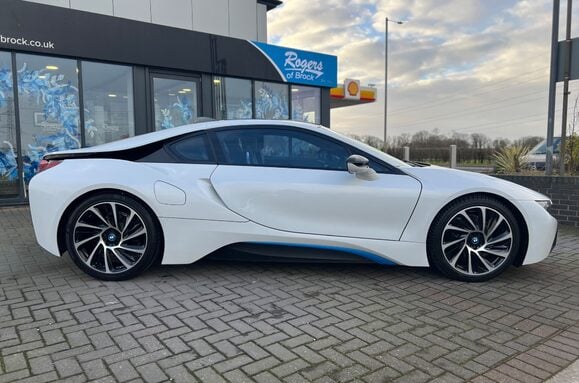 BMW I8 BMW i8 1.5 7.1kWh Auto 4WD Euro 6 Petrol Hybrid 13
