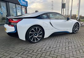 BMW I8 BMW i8 1.5 7.1kWh Auto 4WD Euro 6 Petrol Hybrid 14