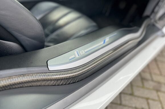 BMW I8 BMW i8 1.5 7.1kWh Auto 4WD Euro 6 Petrol Hybrid 32