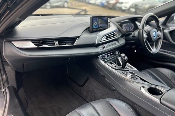 BMW I8 BMW i8 1.5 7.1kWh Auto 4WD Euro 6 Petrol Hybrid 39