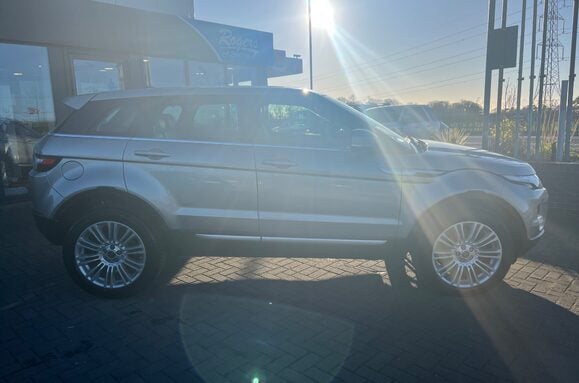 Land Rover Range Rover Evoque 2.2 SD4 PRESTIGE AUTO 6