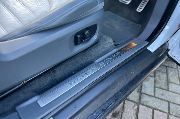 Land Rover Range Rover Evoque 2.0 TD4 HSE DYNAMIC CONVERTIBLE AUTO 28