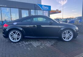 Audi TT 2.0 TDI ULTRA S LINE 8