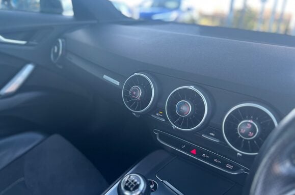 Audi TT 2.0 TDI ULTRA S LINE 21