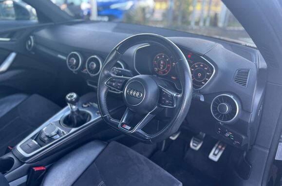 Audi TT 2.0 TDI ULTRA S LINE 22