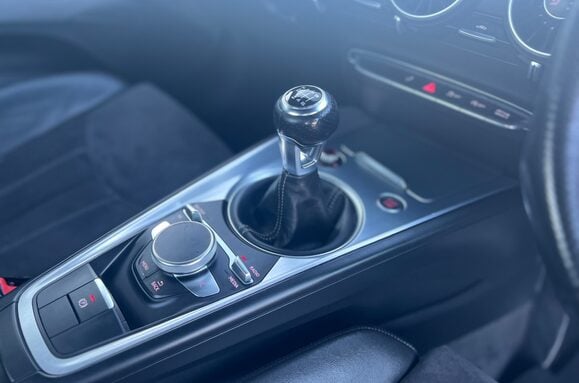 Audi TT 2.0 TDI ULTRA S LINE 26