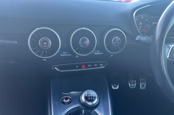 Audi TT 2.0 TDI ULTRA S LINE 37