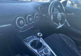 Audi TT 2.0 TDI ULTRA S LINE 32