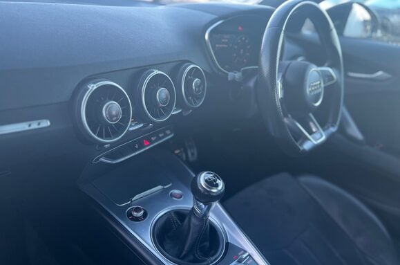 Audi TT 2.0 TDI ULTRA S LINE 34