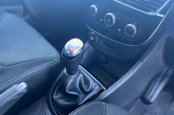 Renault Clio ICONIC 0.9 TCE 5 DOOR 24