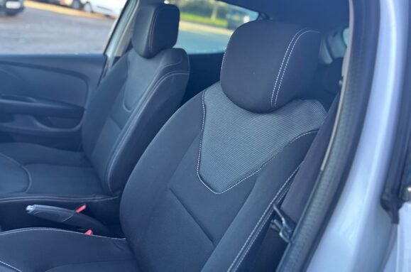 Renault Clio ICONIC 0.9 TCE 5 DOOR 32