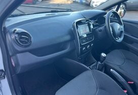 Renault Clio ICONIC 0.9 TCE 5 DOOR 34