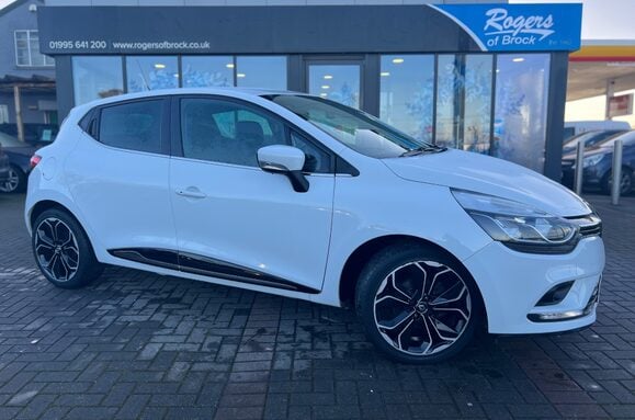 Renault Clio ICONIC 0.9 TCE 5 DOOR 1